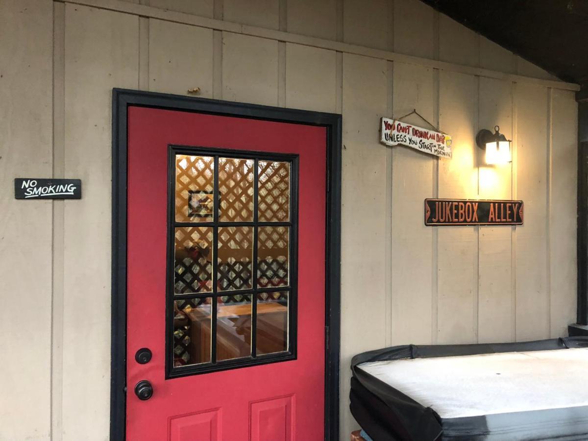 Mountain-Top Cabin Get-Away With Hot Tub And A View Sautee Nacoochee エクステリア 写真